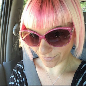 Meet your Posher, Desiree